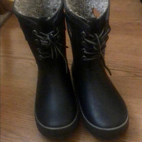 Gently used BOGS boots: Youth size 2 - Picture 4 of 7